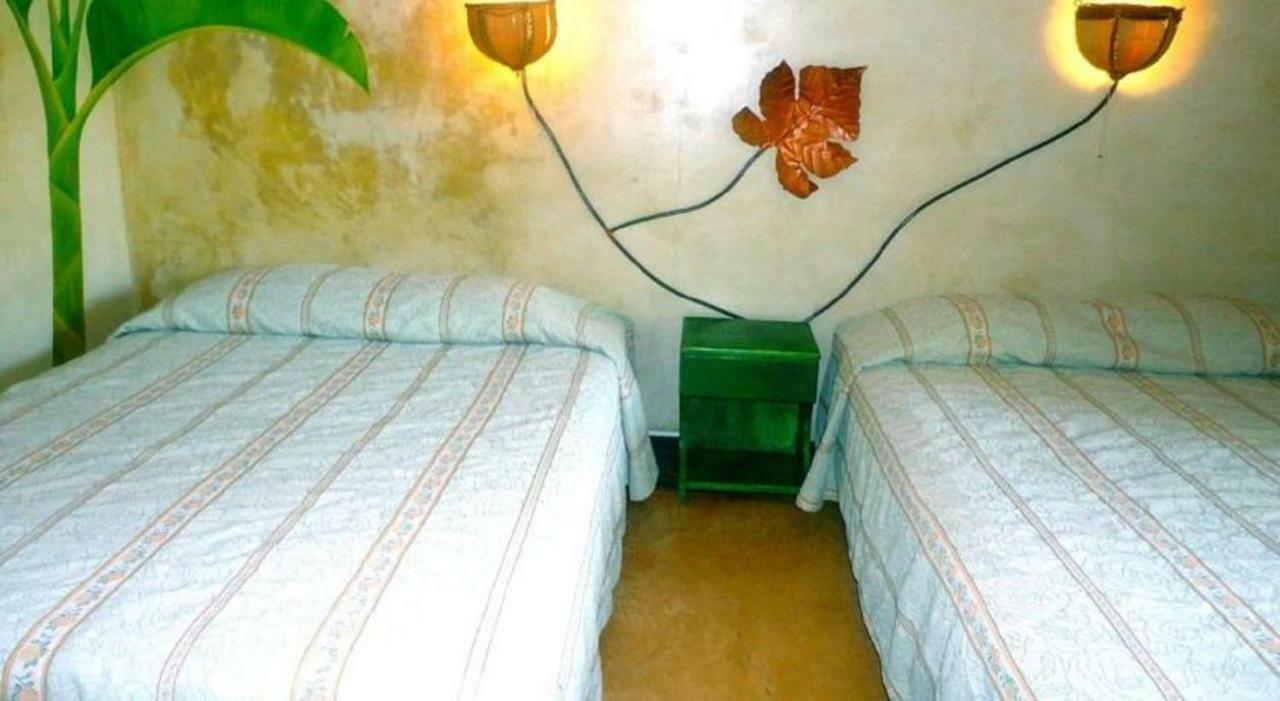 Hotel Roca Verde Beachfront Puntarenas Bagian luar foto