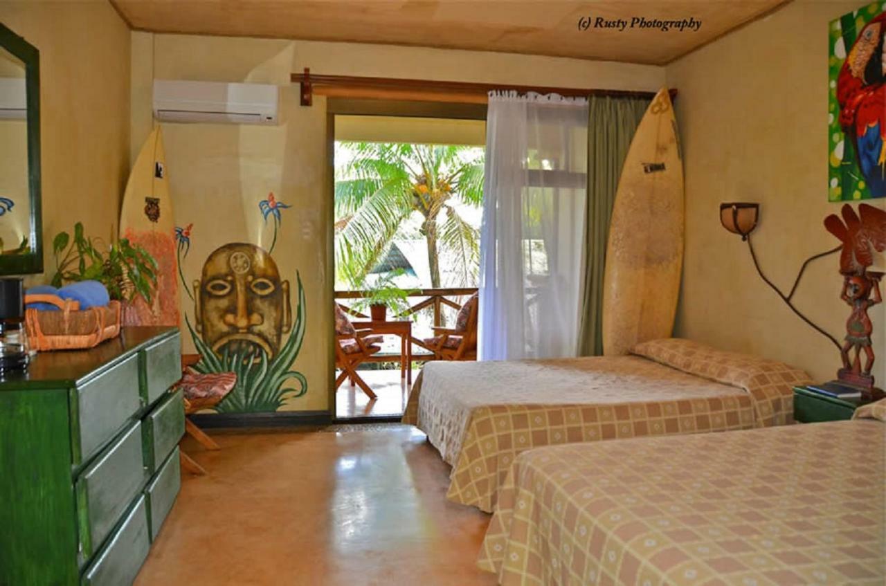 Hotel Roca Verde Beachfront Puntarenas Bagian luar foto